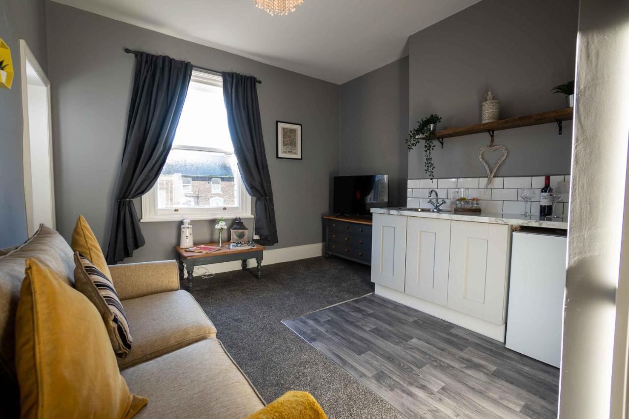 Westbourne Apartment *